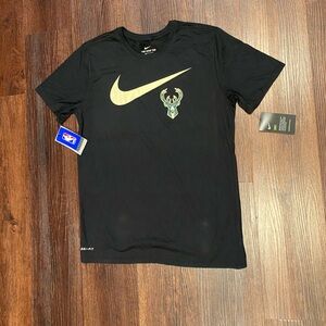 NBA NEW Nike Bucks shirt